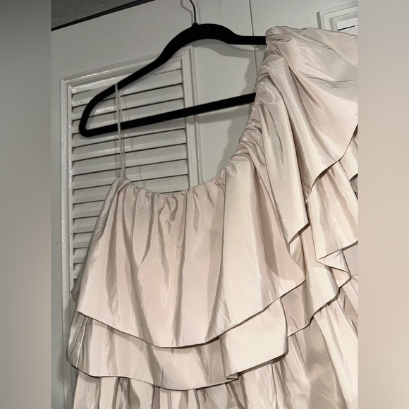 Endless Rose Women’s Ruffle Side Zip One Shoulder Blouse Size M - Picture 2 of 9